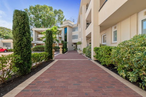 The Peninsula Riverside Serviced Apartments - Surfers Gold Coast 1