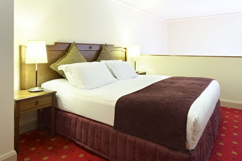Grand Hotel Melbourne - Surfers Gold Coast 6