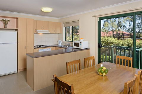 Mount Waverley Townhouses - Surfers Gold Coast 3