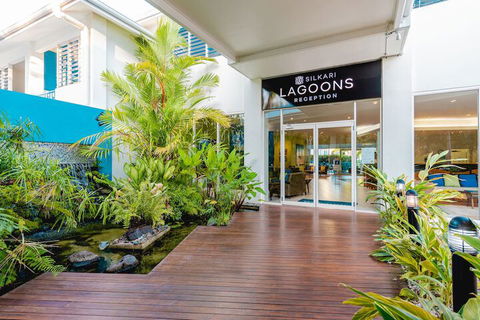Silkari Lagoons Port Douglas - Surfers Gold Coast 2