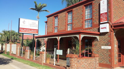 Early Australian Motor Inn - Surfers Gold Coast 0