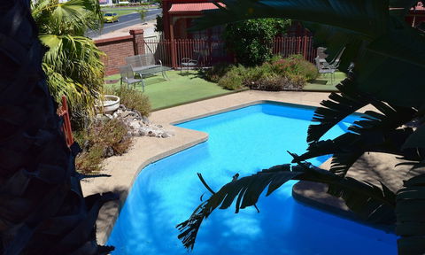 Early Australian Motor Inn - Surfers Gold Coast 2