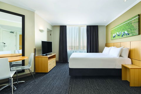 Travelodge Hotel Bankstown Sydney - Surfers Gold Coast 5