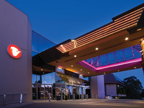 Travelodge Hotel Bankstown Sydney - Surfers Gold Coast 0