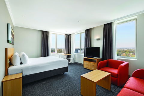 Travelodge Hotel Bankstown Sydney - Surfers Gold Coast 4