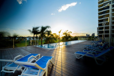 Crowne Plaza Perth, An IHG Hotel - Surfers Gold Coast 3