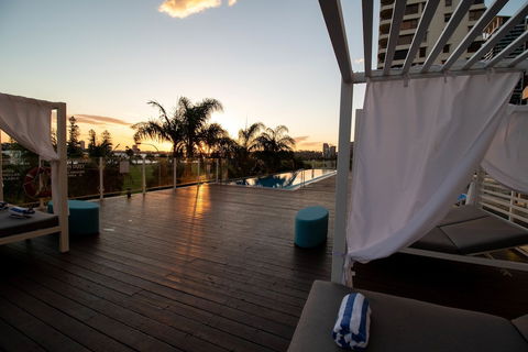 Crowne Plaza Perth, An IHG Hotel - Surfers Gold Coast 2