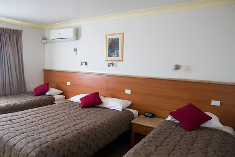 Scone Motor Inn - Surfers Gold Coast 7