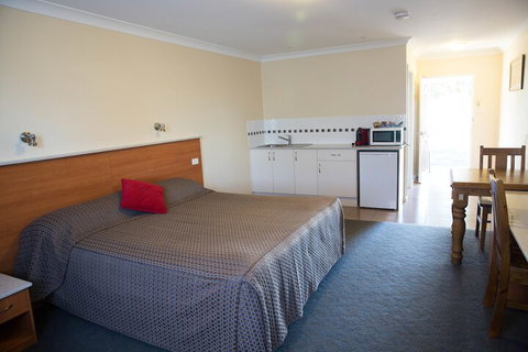 Scone Motor Inn - Surfers Gold Coast 4