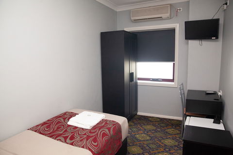 Royal Hotel Singleton - Surfers Gold Coast 5