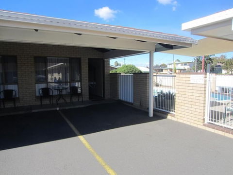 Top Of The Town Motel - Surfers Gold Coast 1