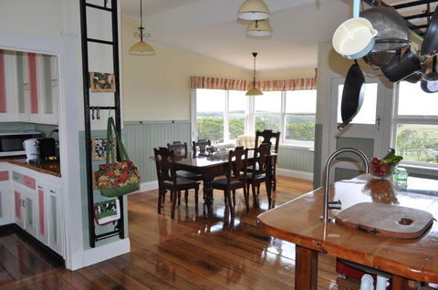 Beths Cottage Roaring 40s - Surfers Gold Coast 5