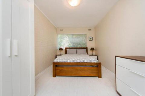 Townshend Rd - Surfers Gold Coast 7