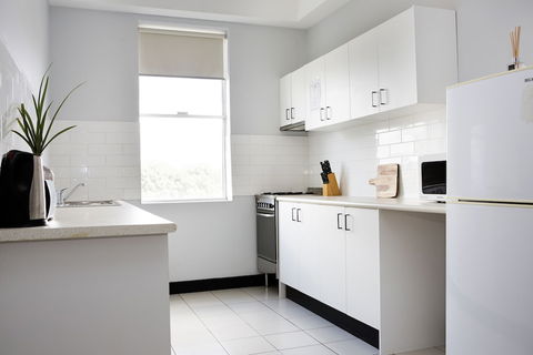 Revive Central Apartments - Surfers Gold Coast 4