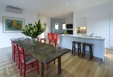 The Cottage At Bolobek - Surfers Gold Coast 3