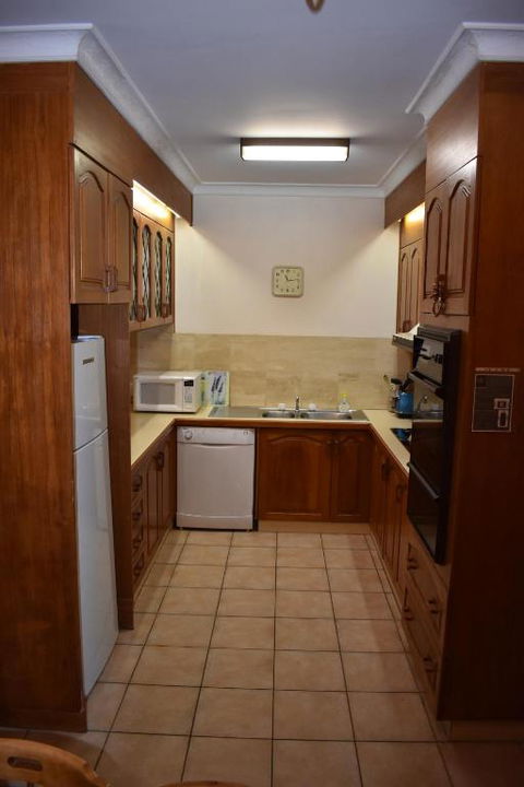 Unit 2 Ballingalla Apartments - Surfers Gold Coast 2
