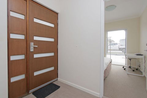 Anastasia Villa - Surfers Gold Coast 1