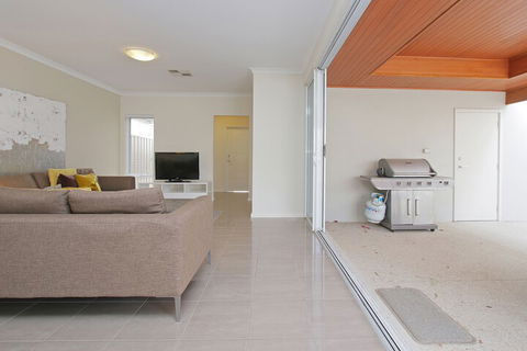 Anastasia Villa - Surfers Gold Coast 4