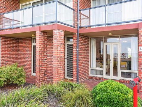 By The Sea Franklin Beachfront Apartment WiFi - Surfers Gold Coast 1
