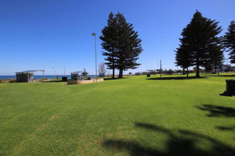 Perth Beachside Holiday House - Surfers Gold Coast 5