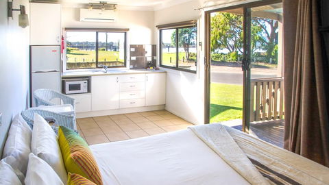South Coast Retreat - Surfers Gold Coast 6