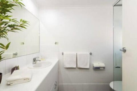 Bay Beauty Studios - Surfers Gold Coast 1