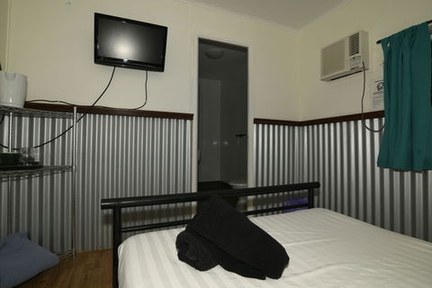 Scottys Mission Beach YHA - Surfers Gold Coast 6