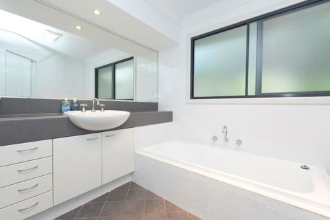 Brae Villa - Surfers Gold Coast 4