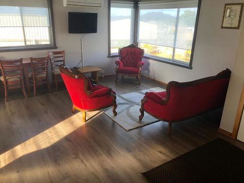 Waratah Falls Holiday Unit - Surfers Gold Coast 6