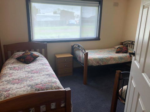 Waratah Falls Holiday Unit - Surfers Gold Coast 2