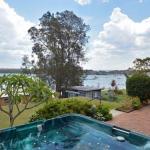 The House On The Lake At Fishing Point Lake Macquarie Honestly Put The Line In & Catch Fish - Surfers Gold Coast 0