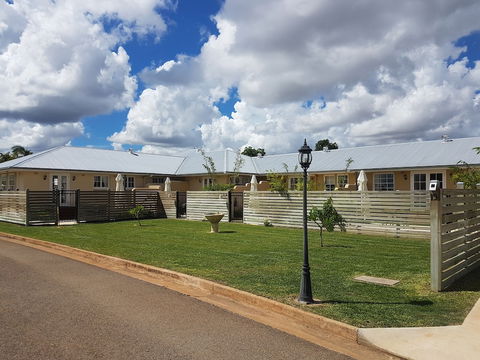Kernow Charters Towers - Surfers Gold Coast 3
