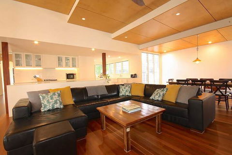 A PERFECT STAY - Cavvanbah Seaside Cottage - Surfers Gold Coast 1