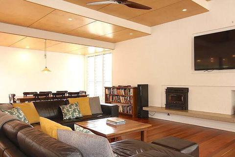A PERFECT STAY - Cavvanbah Seaside Cottage - Surfers Gold Coast 3