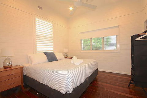 A PERFECT STAY - Cavvanbah Seaside Cottage - Surfers Gold Coast 6