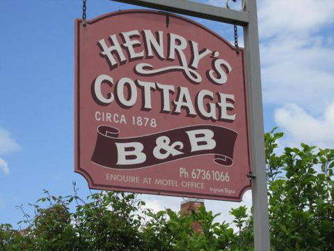 Henrys Cottage - Surfers Gold Coast 2