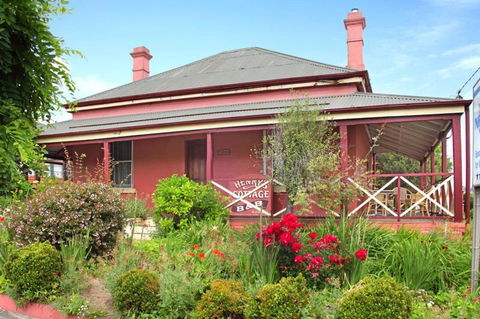 Henrys Cottage - Surfers Gold Coast 4