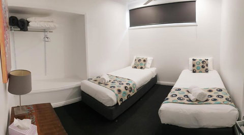 Aart Apartments - Surfers Gold Coast 3