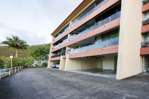 Aqua Marine Boutique Apartment - Surfers Gold Coast 5