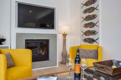 Capella Villa No. 2 Luxury With Outdoor Kitchen - Surfers Gold Coast 3