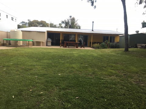 Amazing River House - Surfers Gold Coast 1