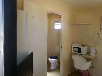 A1 Cabins Ceduna - Surfers Gold Coast 4