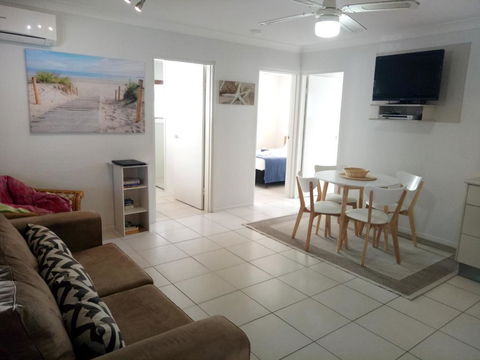 Cranbourne Court Unit 7 - Surfers Gold Coast 1