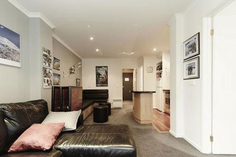 Valley View 203 - Surfers Gold Coast 2