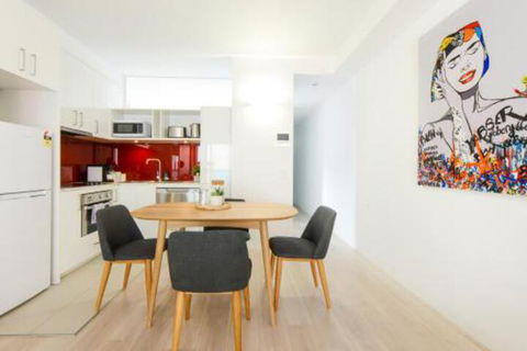 Canvas Suites On Russell Place - Surfers Gold Coast 6