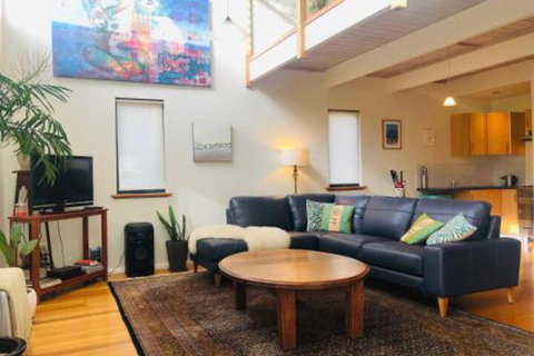 Zephyr Studio - Surfers Gold Coast 3