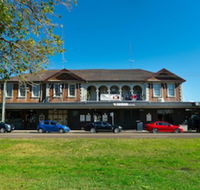 Swansea Hotel - Surfers Gold Coast