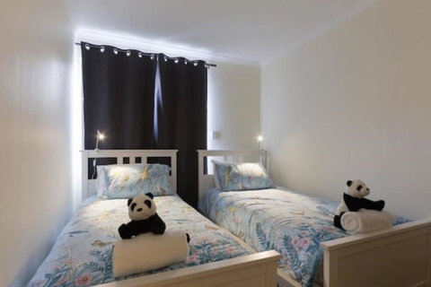Inner City Apartments - Surfers Gold Coast 4
