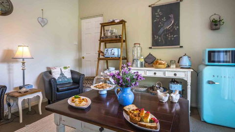 Vicarage View Cottage - Surfers Gold Coast 1