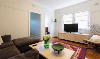 Stunning Beach Living H361 - Surfers Gold Coast 1